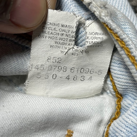 Vintage Levi's 550 Men's 31x35 Relaxed Fit Jeans France Made Frayed Hem 90s - Picture 4 of 10